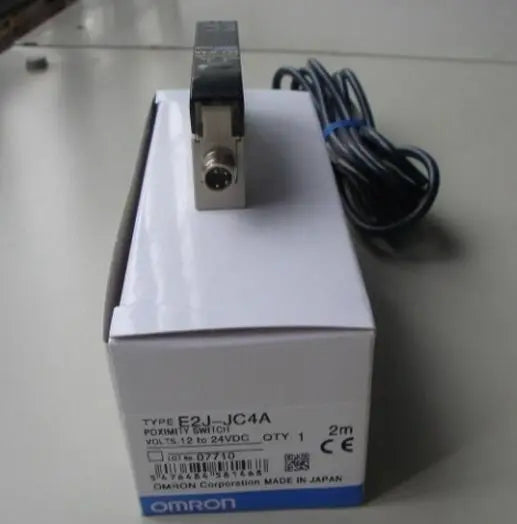 E2J-JC4A E2JJC4A 1PC NEW Omron Amplifier Proximity Sensor free shipping
