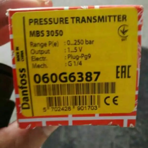 New  DANFOSS  060G6387  Pressure sensor   free shipping