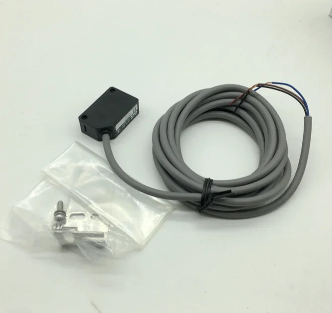 Z2D-80N Z2D80N 1PC New OPTEX Photoelectric Switch free ship