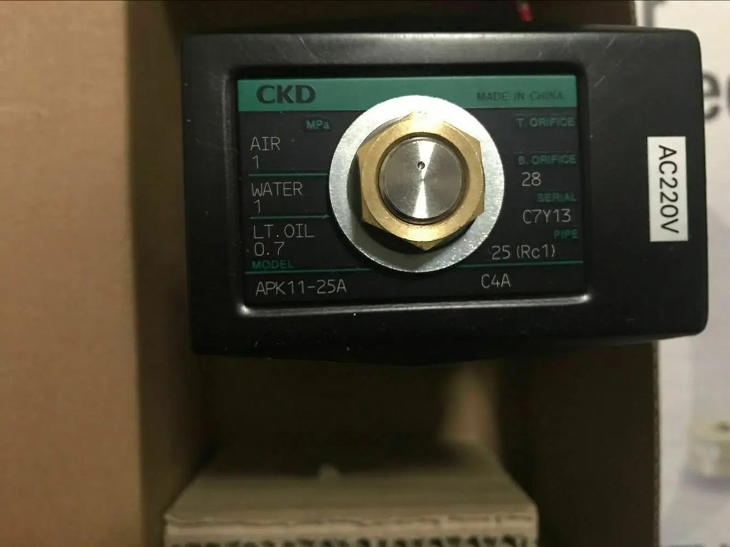 1PC  NEW   CKD  APK11-25A-C4A-AC220V  APK11-25A-C4A  AC220V  free  shipping