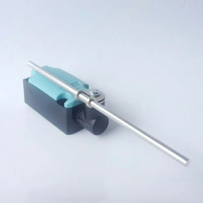 1PC  NEW   SIEMENS   3SE5112-0CH80    free shipping