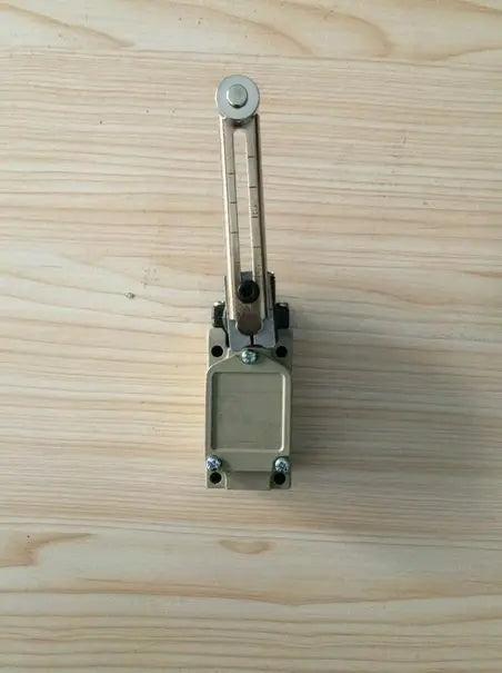 WLCA12-2N WLCA12 2N 1PC New Omron Limit Switch free shipping