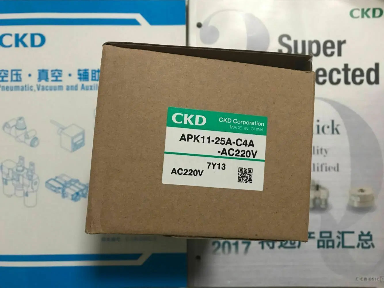 1PC  NEW   CKD  APK11-25A-C4A-AC220V  APK11-25A-C4A  AC220V  free  shipping