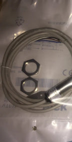 New  SICK  VTF18-4N3212  Photoelectric switch sensor  free shipping