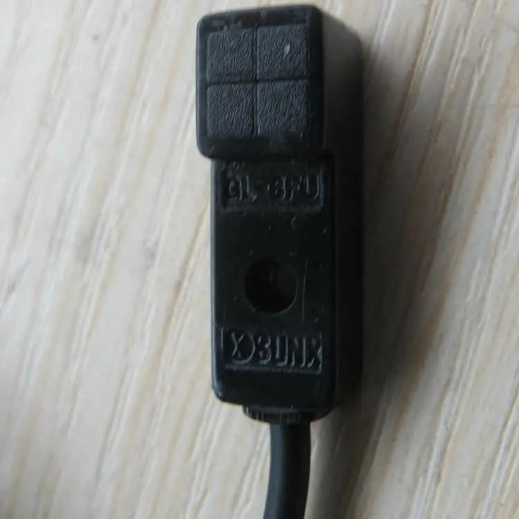 New  SUNX  GL-8FUX10  Proximity switch  free shipping