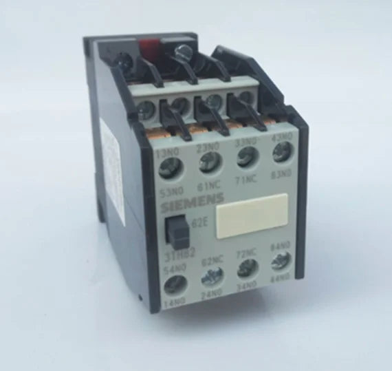 1PC  NEW   SIEMENS   3TH8262-0XQ0  380V  free shipping