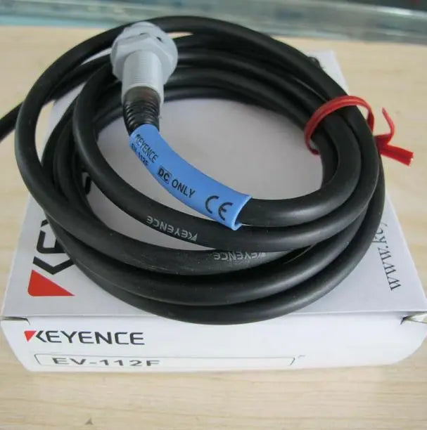 New in box KEYENCE Proximity Switch EV-112F EV 112F free shipping