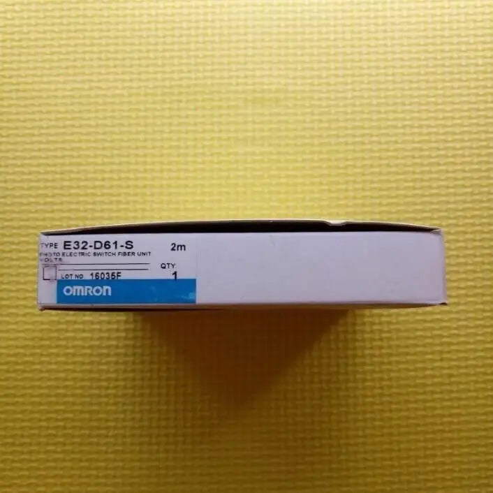 New Omron E32-D61-S Proximity Switch free shipping