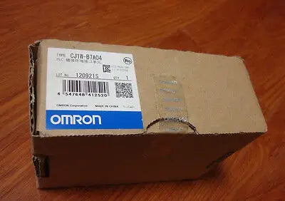 New in box OMRON CJ1W-B7A04 CJ1W B7A04