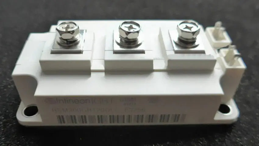 New  Infineon module BSM300GB120DLC_E3256 BSM300GB120DLCE3256  free shipping