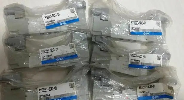 SY5220-5DD-01 SY5220 5DD 01 NEW in box SMC solenoid valves free shipping