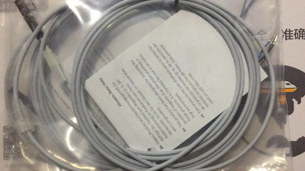 New FESTO SMT-8M-A-PS-24V-E-2,5-OE 574335 Proximity switch free shipping
