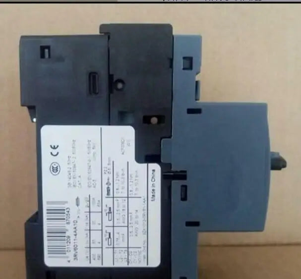 1PC New In Box Siemens 3RV6011-4AA10 Free shipping