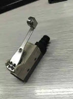 SHL-W2155 SHLW2155 1PC New Omron Enclosed Switch Roller NIB free shipping