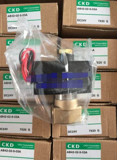 1PC  NEW  CKD  AB42-02-5-03A-DC24V   AB42-02-5-03A   DC24V  free  shipping