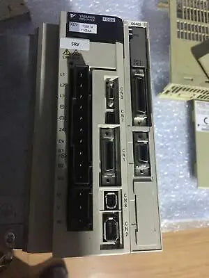 1pc new Yaskawa SGDV-1R9DE1AY105AA 0.5KW