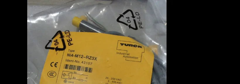 New  TURCK  NI4-M12-RZ3X  Proximity  Switch  free shipping
