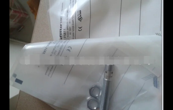 New  Ifm  If5811  Proximity Switch  free shipping