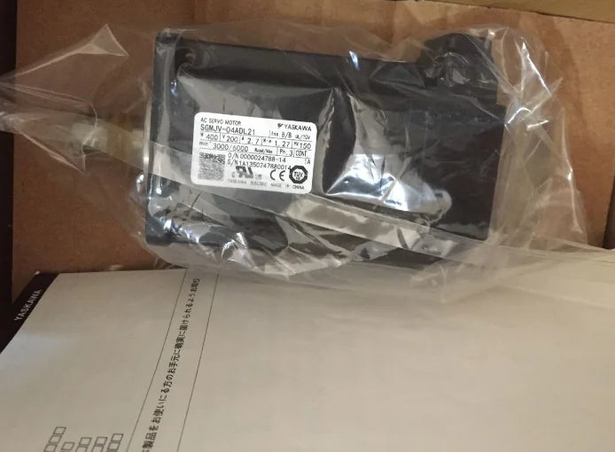 1PC New YASKAWA SGMJV-04ADL21  free ship