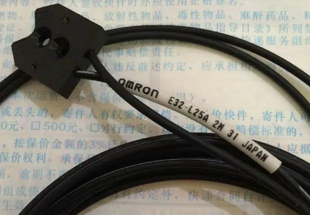 E32-L25A E32 L25A NEW IN BOX OMRON free shipping