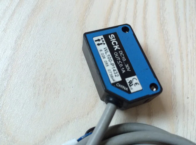 WL100-P1432 WL100P1432 NEW SICK Sensor free shipping