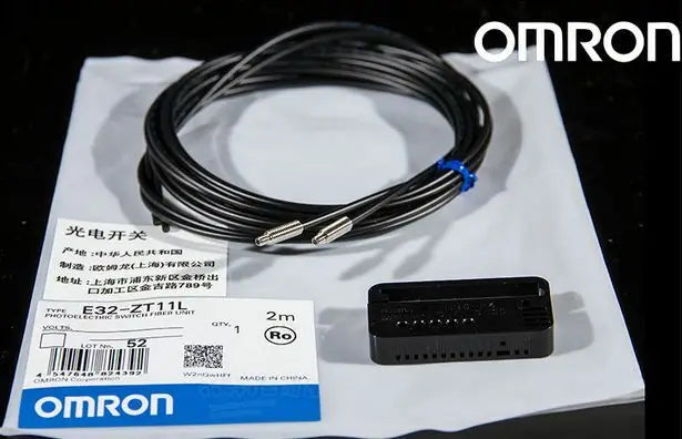 E32-ZT11L E32 ZT11L NEW IN BOX Omron Optical Fiber Sensor free shipping