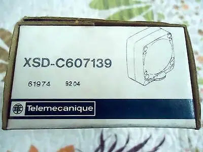 XSD-C607139 XSDC607139 1pc NEW Schneider Inductance Approach Switch