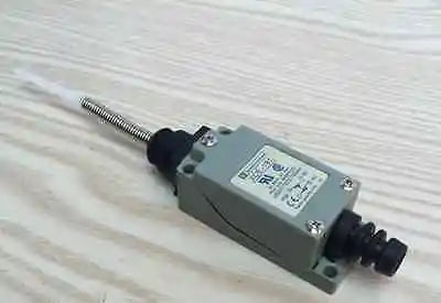 1PC XCE-181  NEW Schneider Telemecanique Limit Switch free shipping