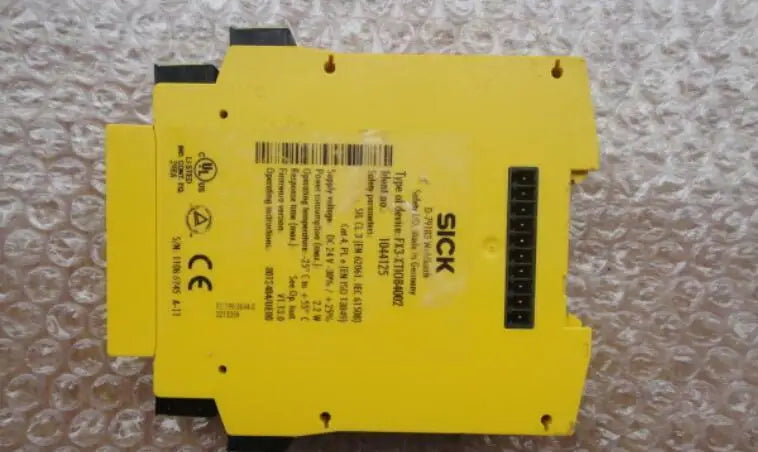 FX3-XTIO84002 1pc USED safety relay safety module