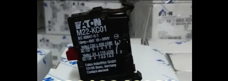 1PC  NEW   EATON  MOELLER  M22-KC01  free shipping