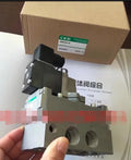 1PC  NEW  CKD  4F510-15-AC220V    4F510-15   AC220V   free  shipping