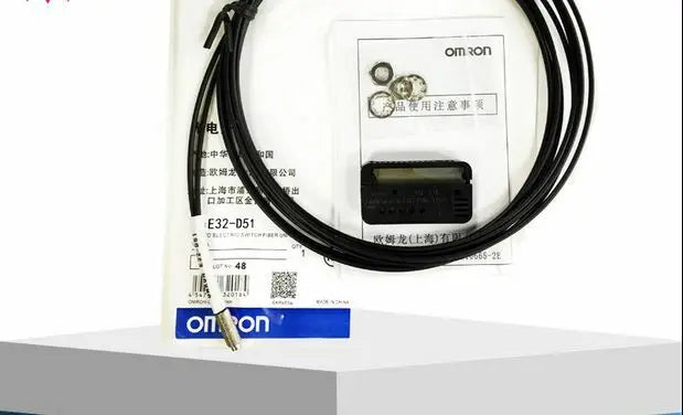 1PCS New In Box Omron Photoelectric Switch Fiber Unit E32-D51 free ship