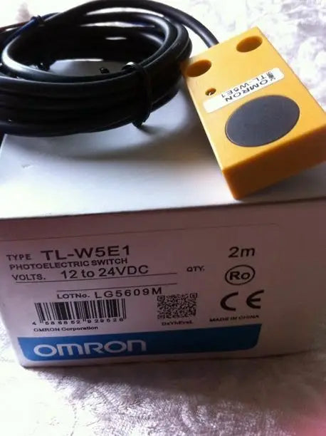 TL-W5E1 TL W5E1 1PC New OMRON Proximity Switch New in box free shipping