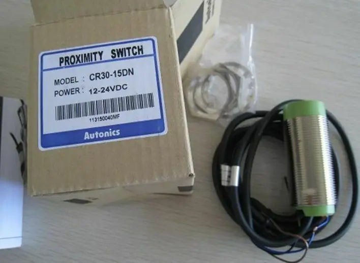 CR30-15DN2 CR3015DN2 New AUTONICS proximity switch free shipping
