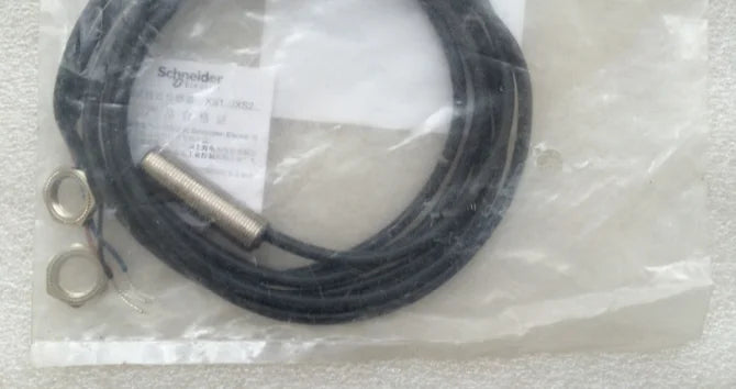 XS112BLPAL2 1PC NEW IN BOX Telemecanique proximity switch free ship
