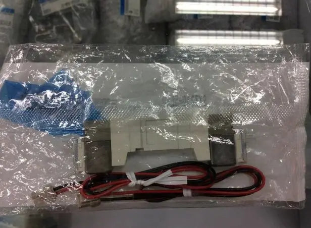 SY3240-5LZD SY3240 5LZD New in box SMC Solenoid Valve free shipping