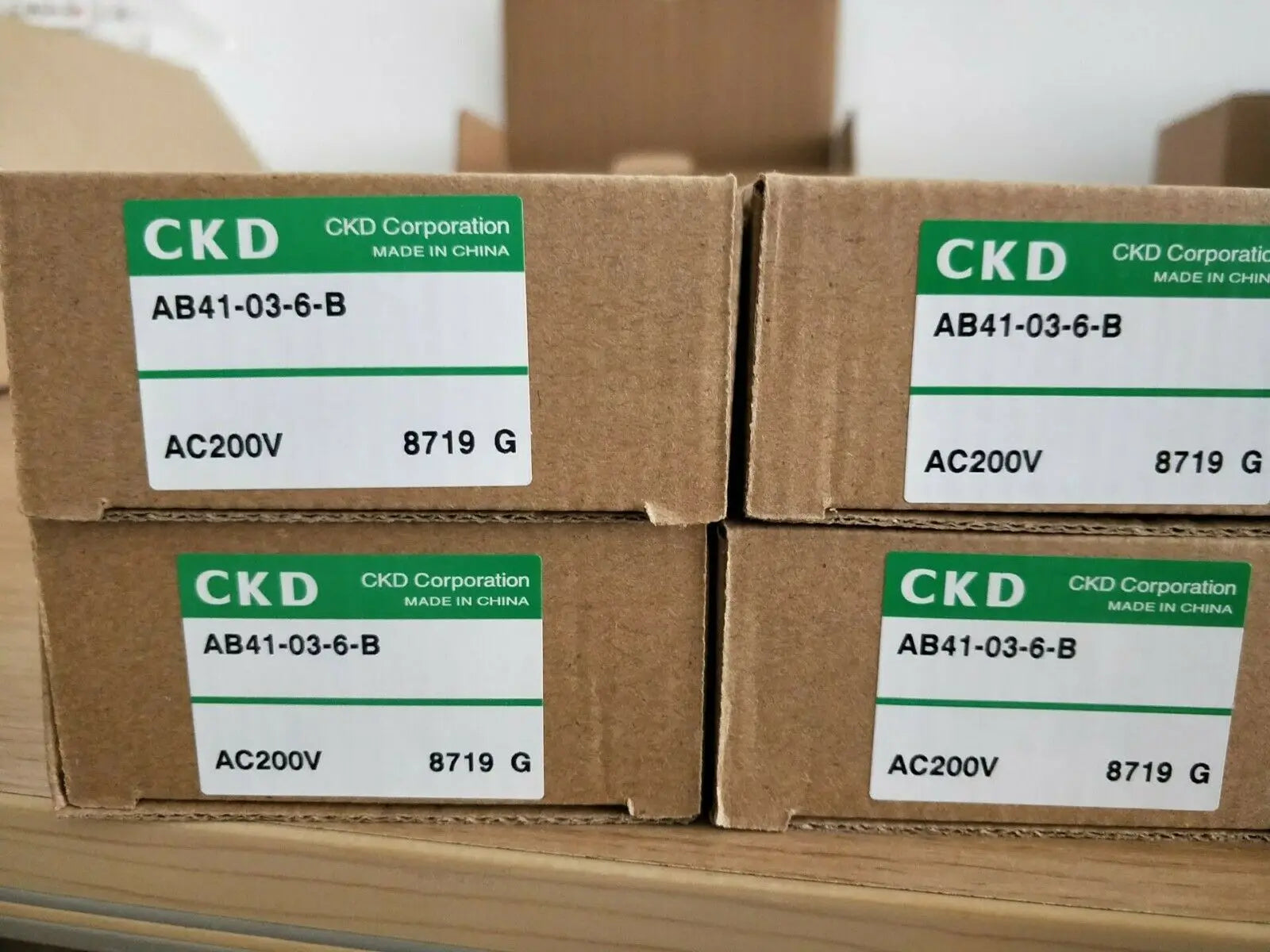 1PC  NEW  CKD  AB41-03-6-B-AC220V  AB41-03-6-B  AC220V  free  shipping