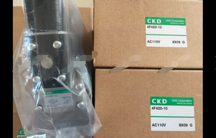 1PC  NEW  CKD   4F420-10-AC110V    4F420-10  AC110V   free  shipping