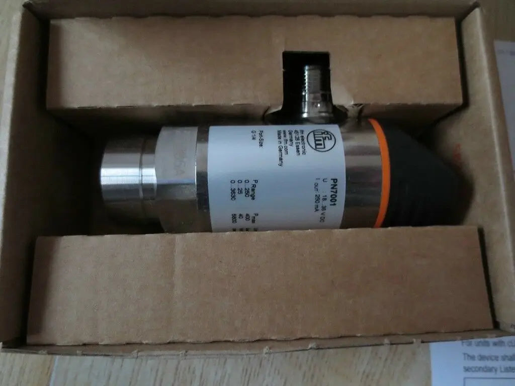 NEW   IFM PN7001  Pressure sensor  free shipping