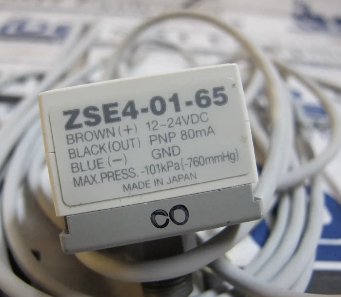 New  Smc  Pressure switch  ZSE4-01-65   free shipping