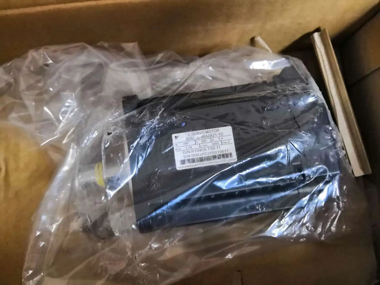 1PC New YASKAWA SGMAS-08A2A21-Y2  free ship