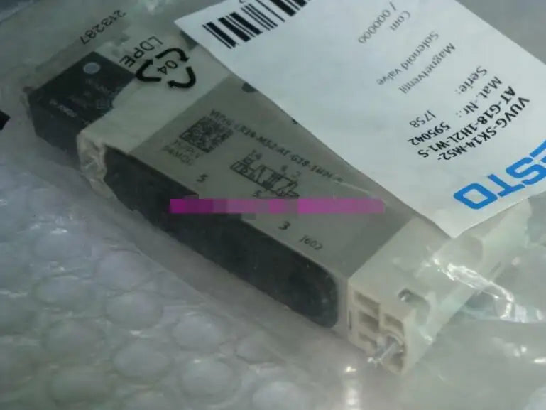 1pc VUVG-LK14-M52-AT-G18-1H2L-S FESTO Solenoid valve free shipping