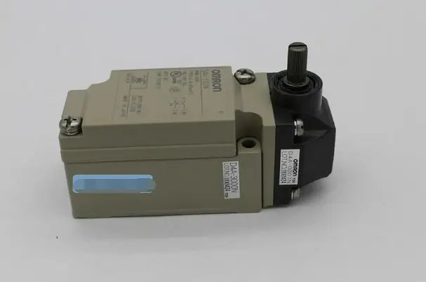 D4A-3101N D4A3101N 1PC NEW IN BOX Omron Limit Switch free shipping