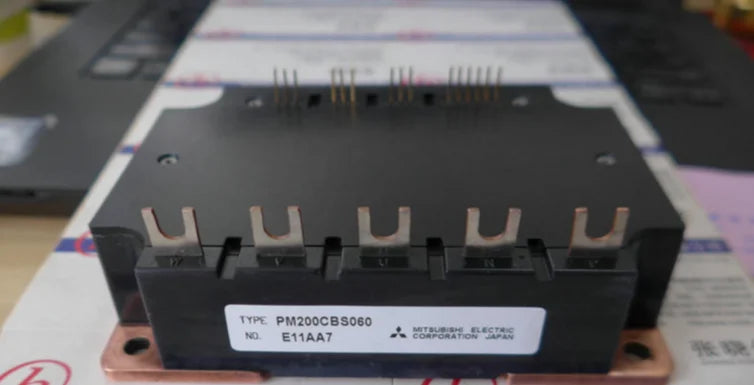 PM200CBS060 PM200CBS-060 1PC NEW MITSUBISHI IGBT module free ship