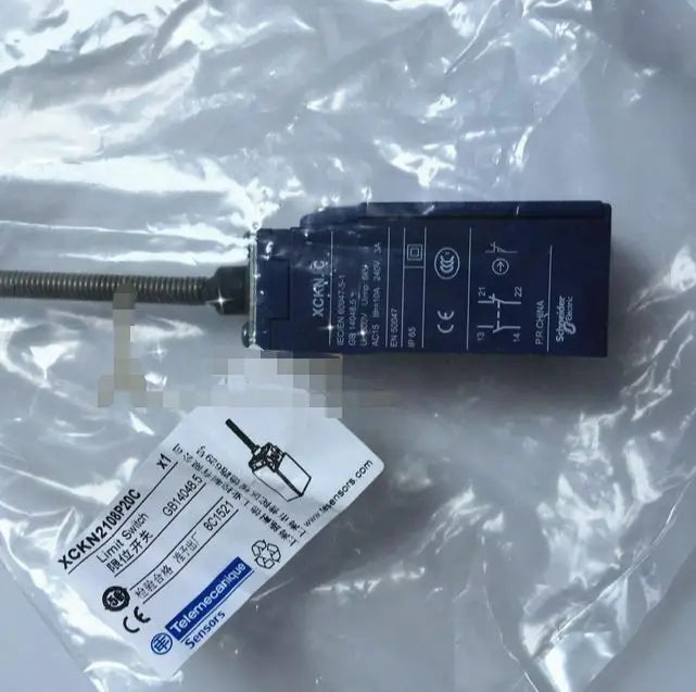 XCKN2108P20C 1PC NEW Schneider free shipping