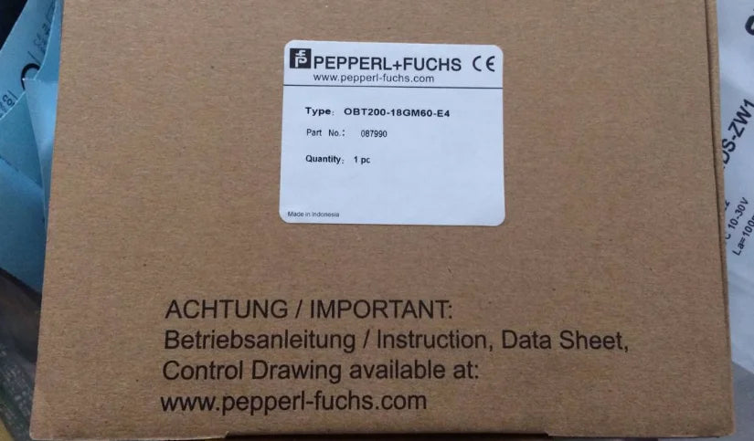 New P+F OBT200-18GM60-E4 Photoelectric Switch free shipping