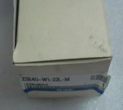 1PC NEW SMC ZSE40-W1-22L-M