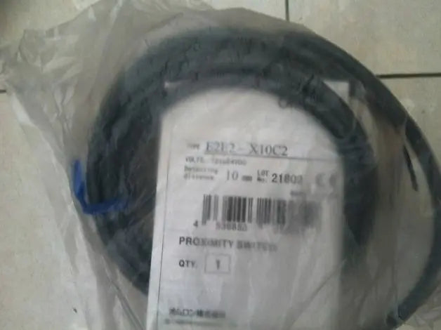 E2E2-X10C2 E2E2X10C2 New Omron New in box free shipping
