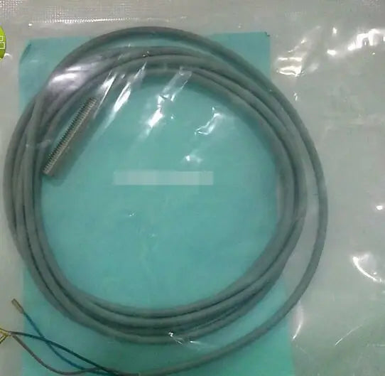 DW-AD-604-M8 DWAD604M8 Contrinex NEW IN BOX