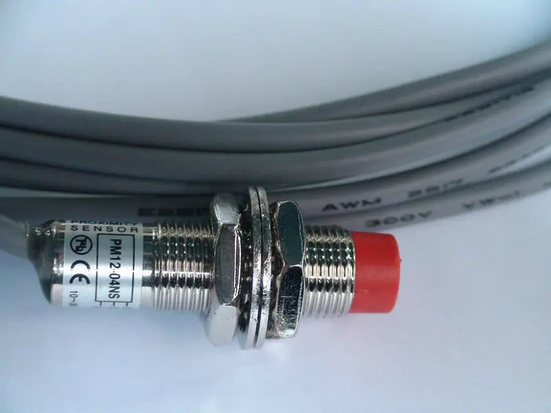 New  FOTEK  PM12-04NS  Proximity switch  free shipping